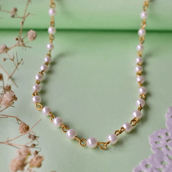 Off White Pearl Mask Chain
